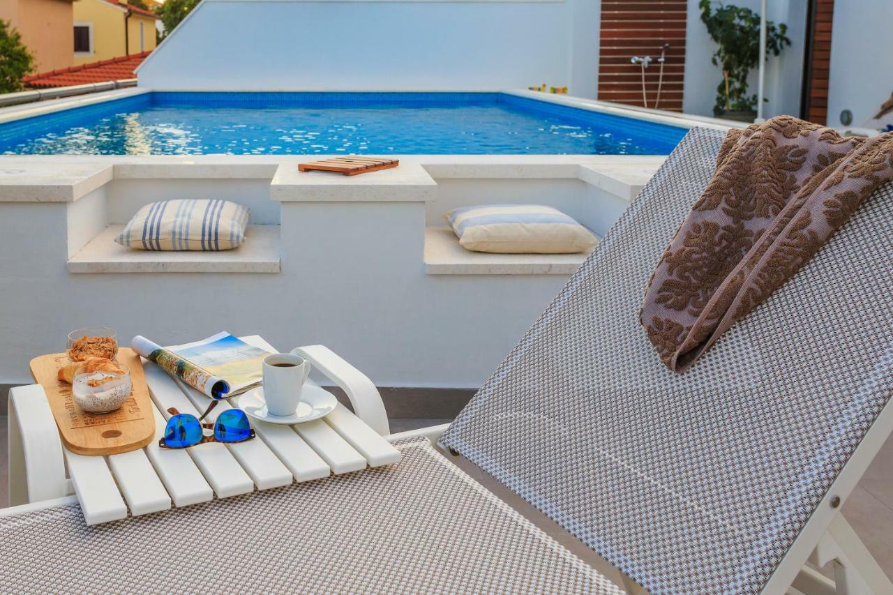 Holiday Home Lola, Sea On A Palm! Heated Pool Trogir Dış mekan fotoğraf